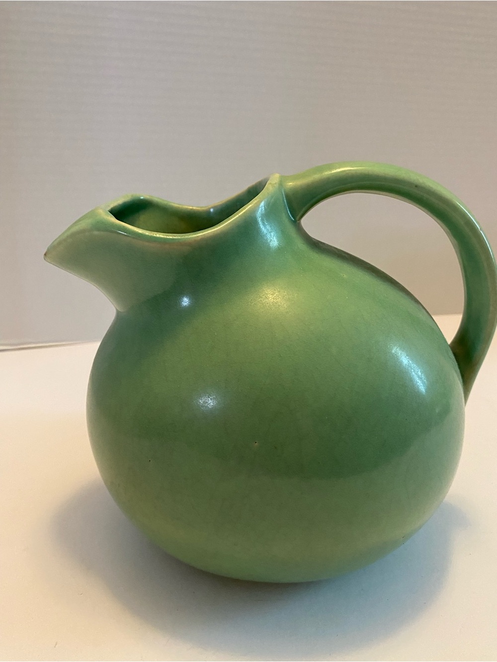 Vintage Jadeite Green Ball Jug w/ Ice Lip Water Pitcher – Marked “USA” – MCM - Picture 2 of 15